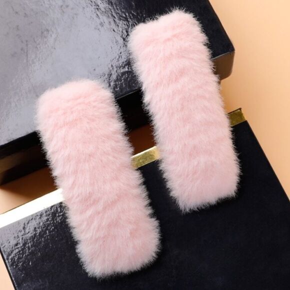 Two Pink Fuzzy Barrettes *2/12$* - Picture 4 of 4